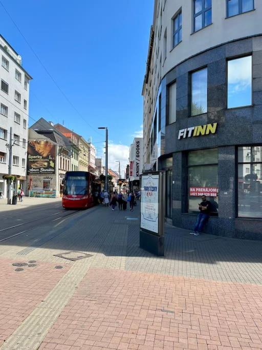 1St May Plaza Bratysława Zewnętrze zdjęcie